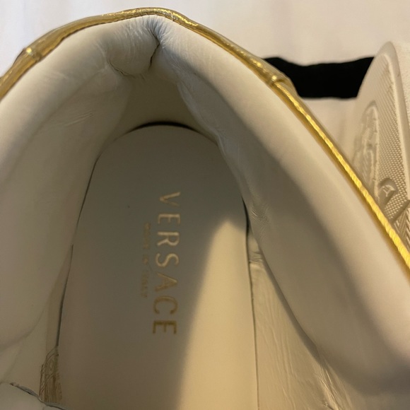 VERSACE MÉDUSA NEW GOLD SNEAKERS - Picture 5 of 8